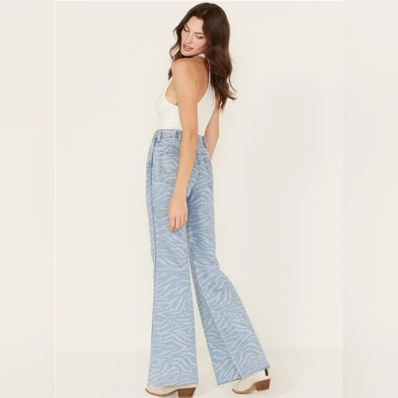 NWT Wrangler MEOW fun print Wanderer Jeans, size 26 - Picture 6 of 10